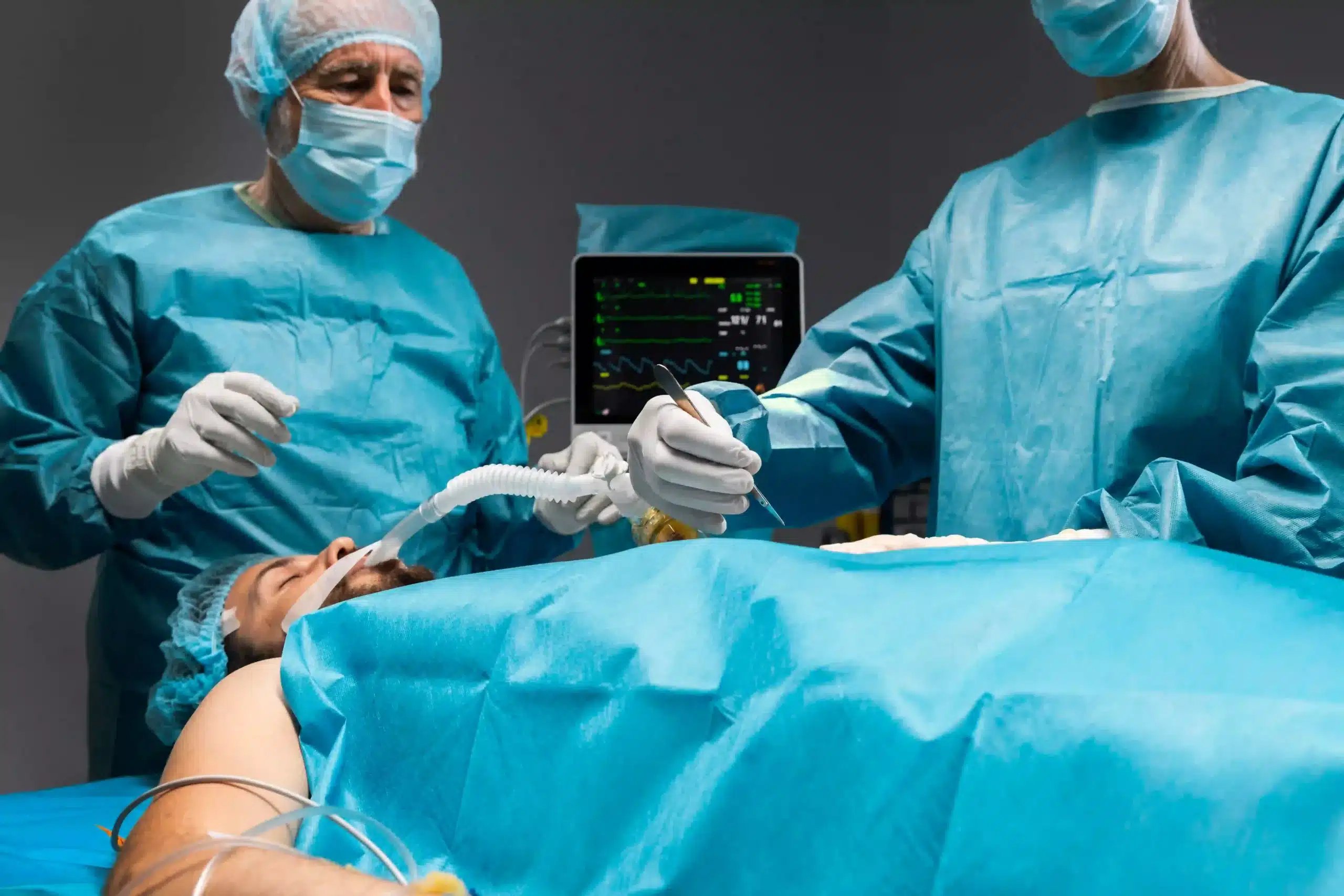 Gallbladder Removal in Tijuana, Mexico 13 Specialized surgical team performing a laparoscopic cholecystectomy in Tijuana at a high-tech facility.