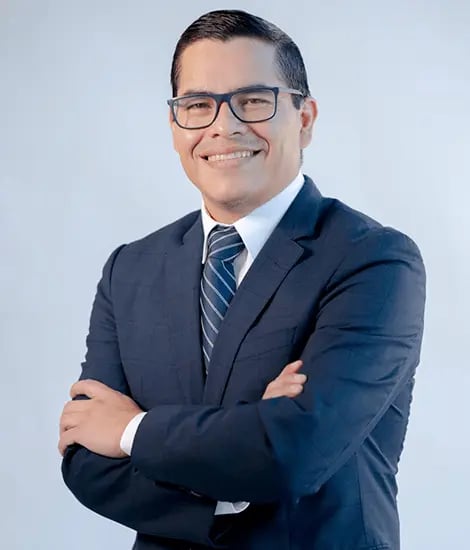 Gastric Balloon in Tijuana, Mexico 14 Portrait of Dr. Alberto Michel, lead specialist for gastric sleeve surgery in Tijuana, offering expert bariatric surgery Tijuana services.