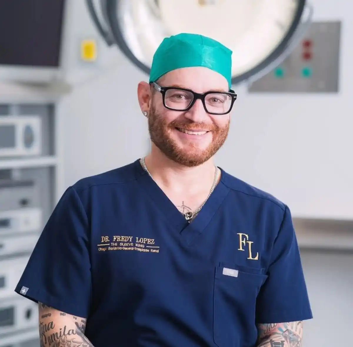 Gastric Sleeve Surgery in Tijuana, Mexico 16 Portrait of Dr. Fredy Lopez, known as "The Sleeve King," a top specialist for gastric sleeve surgery in Tijuana and bariatric surgery.