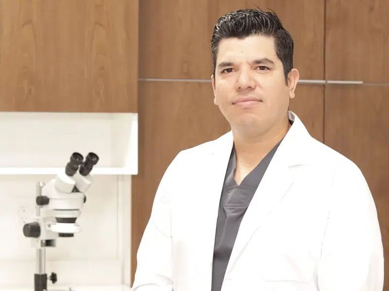 Hair Regrowth in Tijuana, Mexico 15 Dr. Jimmy Cortez, hair transplant specialist in Tijuana, expert in FUE and DHI techniques at Capilar Hair Center.